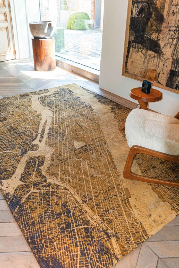 Louis De Poortere alfombra Cities New York 9315 Gatsby Gold interior 2