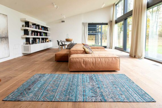 Louis De Poortere alfombra LX 9110 Antiquarian Kilim Zemmuri Blue interior 2