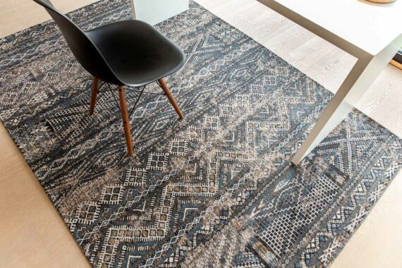Louis De Poortere alfombra LX 9113 Antiquarian Kilim Black Rabat interior 7