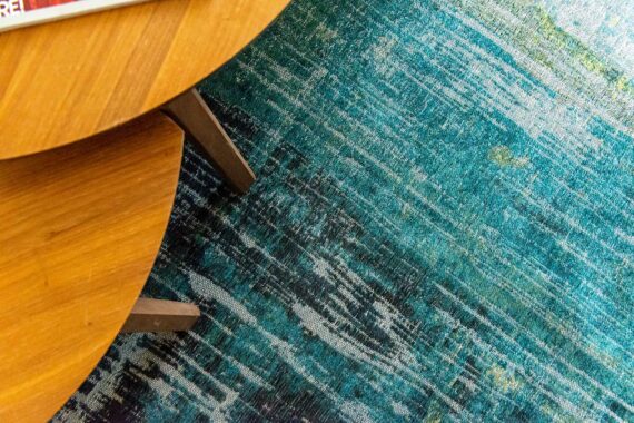 Louis De Poortere alfombra LX 9126 Atlantic Streaks Glen Cove interior 9