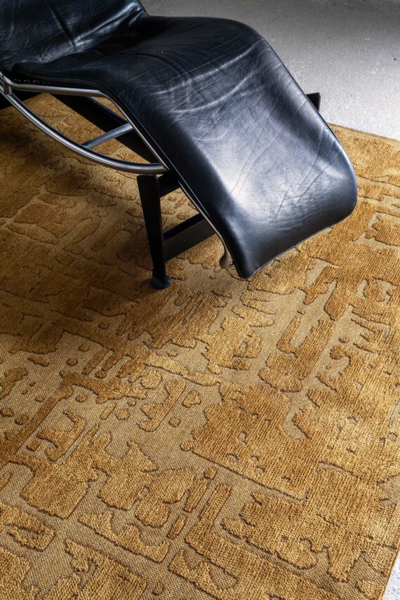 Louis De Poortere alfombra LX 9201 Structures Baobab Madagascar Gold interior 2