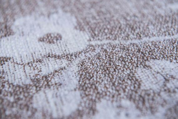 Louis De Poortere alfombra Sakura 9373 Morning Mist zoom 5