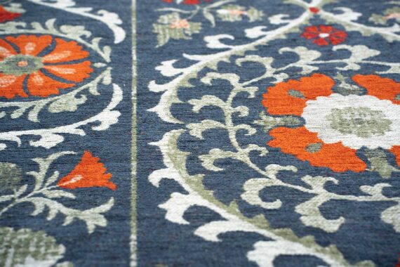Louis De Poortere alfombra Antiquarian Suzani 9730 Nordic zoom 4